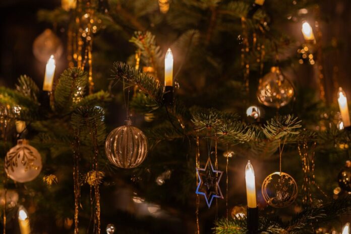 ARD plant Weihnachtssingen als großes TV-Ereignis Kurz vor Heiligabend erklingen in der Düsseldorfer Merkur Spiel-Arena Weihnachtslieder. (Symbolbild)
