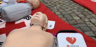 Prüfen, Rufen, Drücken: Im Notfall kann jeder helfen Die Woche der Wiederbelebung soll den Fokus auf lebensrettende Erste-Hilfe setzen. Foto: Kreis ME