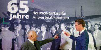 65 Jahre Anwerbeabkommen: Wüst dankt Gastarbeitern Vor 65 Jahren ist Sabri Aydin aus der Türkei nach Düsseldorf gekommen. NRW-Ministerpräsident Hendrik Wüst hat die Leistungen der Gastarbeiter gewürdigt.