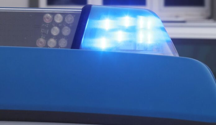 Blaulicht Da ein Alkoholeinfluss des Verletzten nicht ausgeschlossen werden konnte, wurde eine Blutprobe angeordnet. (Symbolbild)