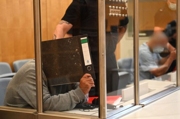 Beginn Staatsschutzprozess gegen zwei mutmaßliche IS-Terroristen Brüder als IS-Terroristen verurteilt. (Archivbild)