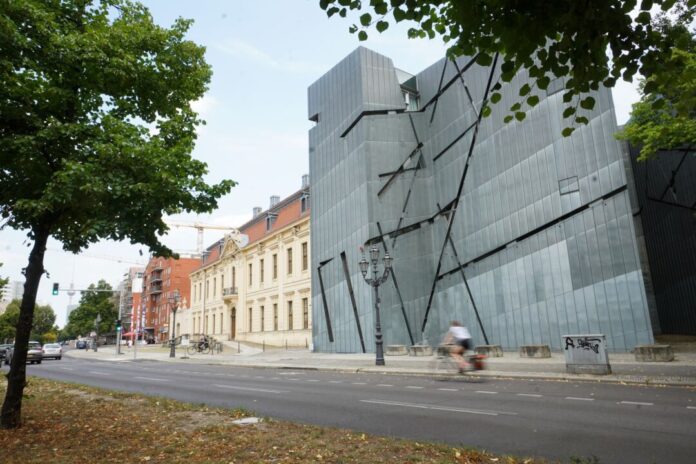 Jüdisches Museum Berlin Mit der Förderung ermöglicht die Krupp-Stiftung nach eigenen Angaben Essener Schulklassen unter anderem den Besuch des Jüdischen Museums in Berlin. (Archivbild)