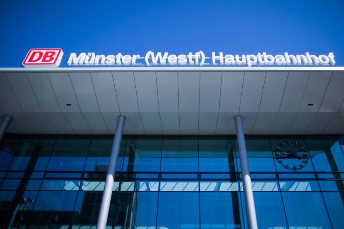 Brand in Oberleitung am Bahnhof Münster: gefiederter «Täter» Ein Vogel soll Auslöser für einen Brand in einer Oberleitung des Münsteraner Hauptbahnhofs gewesen sein. (Archivbild)