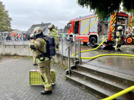 Wülfrath: Zwei Unfälle auf der A535 und Schul-Vorfall Der Einsatz der Feuerwehr an der Sekundarschule. Foro: FW Wülfrath