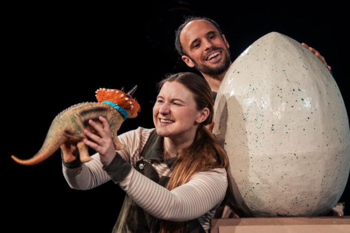 2026-10-02Ach-du-dickes-Ei_quer Im Lux wird das Theaterstück aufgeführt. Foto: Veranstalter