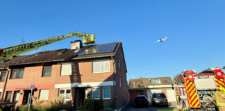 Wohnhaus nach Brand in Ratingen unbewohnbar Blick auf die Einsatzstelle. Foro: Feuerwehr Ratingen