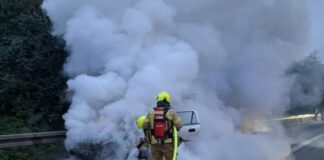 Autobrand auf der A3: Ratinger Feuerwehr im Einsatz Auf der A3 kam es zu dem Einsatz. Foto: Feuerwehr Ratingen