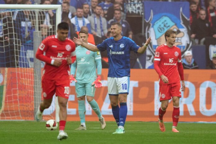 Nicht sein Tag gegen Mainz: Sturm-Oldie Edin Dzeko.