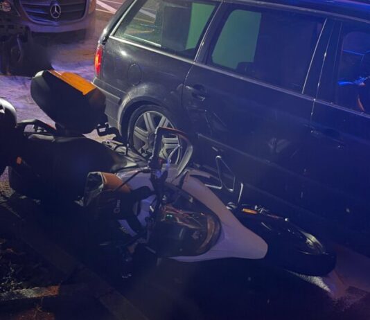 Feuerwehr rückt zu Unfall in Velbert-Mitte aus Die Unfallstelle in Velbert-Mitte. Foto: Feuerwehr Velbert