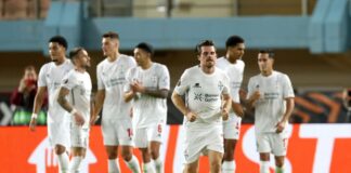 Vom Nachrücker zum Matchwinner: Hofmann nutzt die Chance Jonas Hofmann (m) nutzte seine Chance als Nachrücker und sicherte Bayer Leverkusen mit seinem Doppelpack den Sieg.