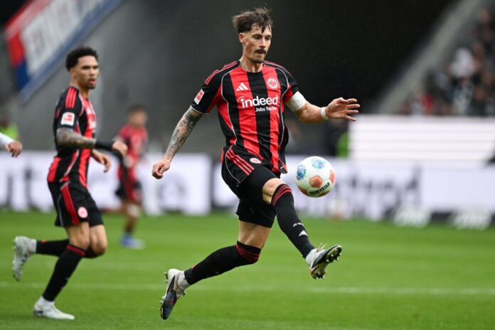 Robin Koch Zuletzt stark in der Kritik: Eintracht-Routinier Robin Koch. (Archivbild)