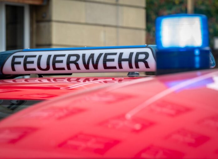 Feuerwehr Während der Einsatz läuft, besetzte die Freiwillige Feuerwehr die Rettungswache. (Symbolbild)