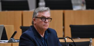 Kerkeling gerührt von Petition für ihn als Bundespräsidenten Kerkeling äußert sich immer wieder auch politisch. (Archivbild)