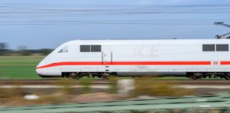 Bahnstrecke Hannover-Berlin seit dem Morgen gesperrt Ab Freitag ist die Strecke zwischen Berlin und Hannover für 14 Monate vollständig gesperrt. (Archivbild)