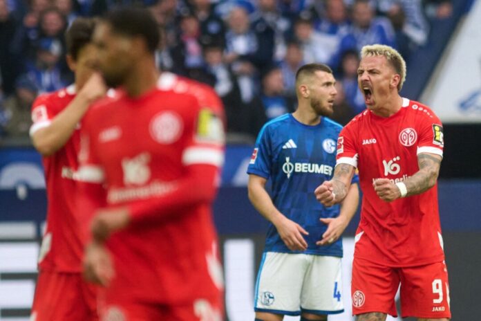 FC Schalke 04 - FSV Mainz 05 Phillip Tietz entschied kaltschnäuzig die Partie.