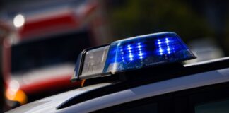 Zwei Frauen sterben in Auto nach Kollision mit Lkw Kollision mit zwei toten Frauen