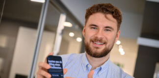 Vom E-Sport-Profi zum Gründer: Wuppertaler möchte KI-App nach Niederberg bringen Der Wuppertaler Maximilian Abels möchte den Mittelstand in Niederberg für seine App-Idee begeistern. Foto: Mathias Kehren