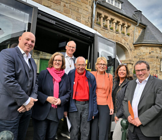 Großer Bahnhof im Bürgerhaus beim Treffen der Bürgerbusvereine