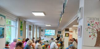 Erfolgreiche Fortsetzung der Reihe „Essen verbindet Kulturen“ Mehr als 50 Besucherinnen und Besucher waren zu Gast in der AWO. Foto: Kreisstadt Mettmann