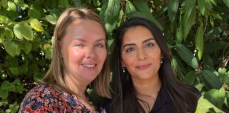 Mettmanner Familienzentren feiern Nachbarschaftsfest Vanessa Kullmann (l.), stellvertretende Leiterin der evangelischen Kita Donaustraße, und Semra Konca, Leiterin der städtischen Kita Rheinstraße, freuen sich über den Erfolg des gemeinsamen Nachbarschaftsfestes. Foto: privat