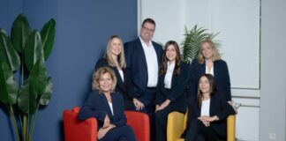 Baufinanzierungsgeschäft der Sparkasse HRV unter neuer Leitung Auf ihre neue Aufgabe als Leiterin des Teams freut sich Sandra Mehler, die aktuell noch mit Anna Zoschke im Rahmen des Wechsels quasi im Tandem arbeitet, sehr. Foto: Sparkasse HRV
