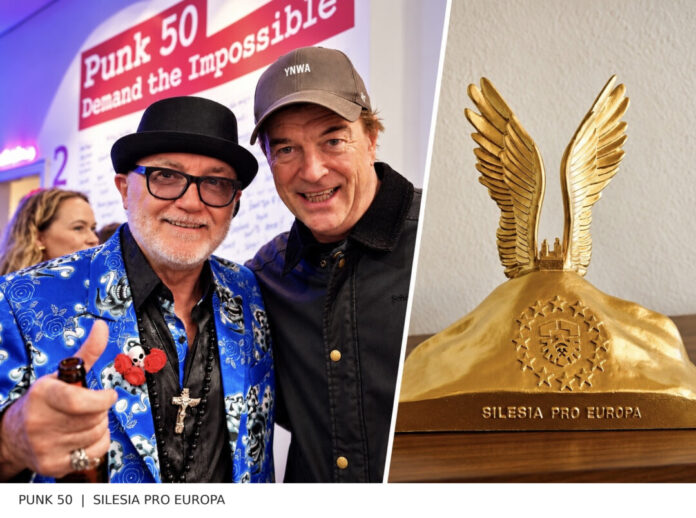 Pressebild_Punk50_SilesiaProEuropa_300dpi (1) Jürgen Weber - hier mit dem Die-Toten-Hosen-Sänger Campino - baute das Modell des legendären Ratinger Hofs für das neue Düsseldorfer Punkmuseum und gestaltete die Statuette für einen geplanten Preis der Stiftung Haus Oberschlesien. Foto: Silesia pro Europa/Stiftung Haus Oberschlesien