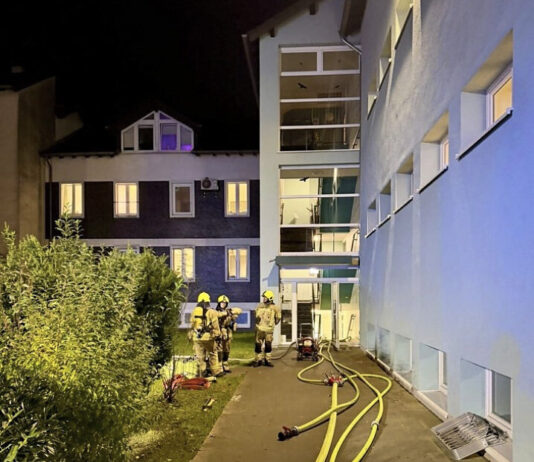 Feuerwehr meldet Feuer in Klinik