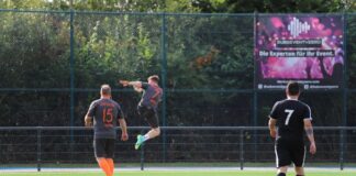 Verbindliche Regeln sollen das Fairplay auf Velberts Sportplätze sichern. Archivfoto: Volkmann