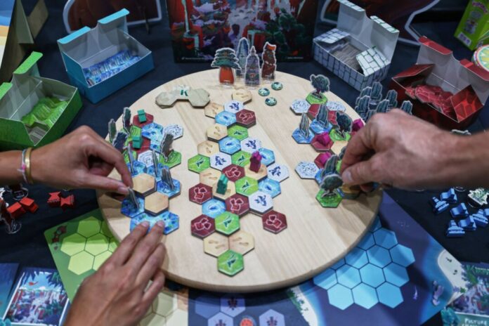 Messe Spiel Essen Gemeinsames analoges Spielen ist gefragt.