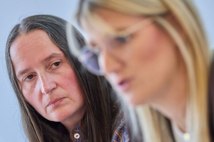 Polizeipräsidium Mönchengladbach - Cold Case Staatsanwältin und Ermittlungsleiterin berichten über den Erfolg.