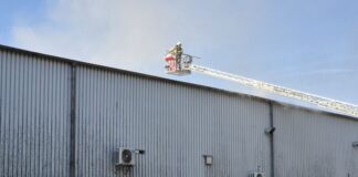 Feuer in Sportzentrum ausgebrochen Der Brand brach nach ersten Erkenntnissen der Feuerwehr in der Sauna aus.