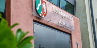 Prozess um «Soester Horrorhaus» beginnt Gegen vier Beschuldigte beginnt nach monatelangem Martyrium einer Frau nun der Strafprozess. (Archivbild)
