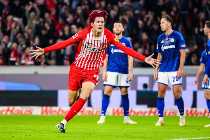SC Freiburg - FC Schalke 04 Goto bejubelt das späte Siegtor der Freiburger.
