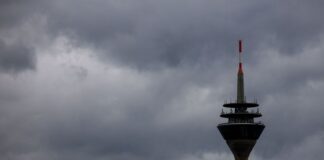 Regen und Sturm prägen das Wochenende in NRW Die Temperaturen erreichen am Samstag 10 bis 14 Grad, im Bergland werden 4 bis 9 Grad erwartet. (Symbolbild)