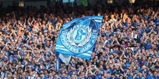 Schalke weit vorn – im Negativranking schlechter Passwörter Schalke-Fans bei einem Fußballspiel - gut möglich, dass auch einige von ihnen schalke04 als Passwort auserkoren haben.