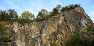 Tod beim Bungee-Sprung – Polizei sieht keine Straftat Unglück beim Bungee-Jumping - eine 21-Jährige starb in einem Steinbruch.