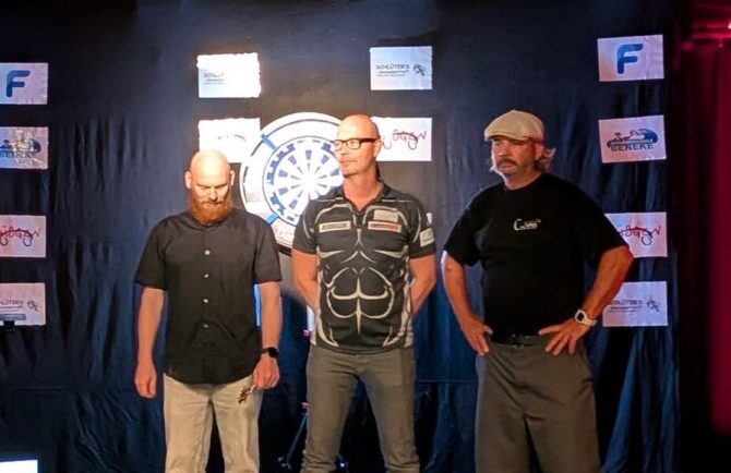 Das Sieger-Trio der vierten Wülfrather Open Darts Masters. Foto: privat
