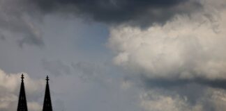 Rekordsumme für Missbrauchsopfer angekündigt Vor dem Oberlandesgericht Köln geht ein Missbrauchsopfer gegen eine Entscheidung des Landgerichts Köln in Berufung.(Archivbild)