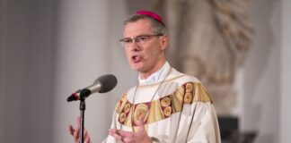 Bischöfe: Geistlicher Missbrauch soll Straftat werden Der Münsteraner Bischof Heiner Wilmer fordert für Fälle des geistlichen Missbrauchs eine Änderung des Kirchenrechts. (Archivbild)
