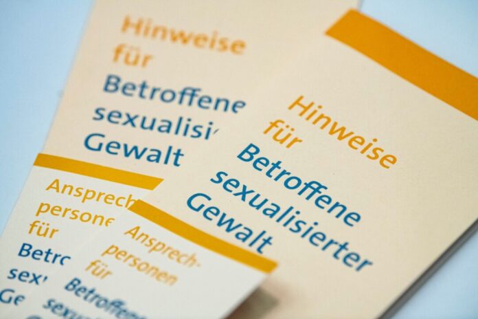 Aufarbeitung sexuellen Missbrauchs Der Betroffenenbeirat kritisiert den Umgang der Bischöfe mit dem Thema. (Symbolbild)