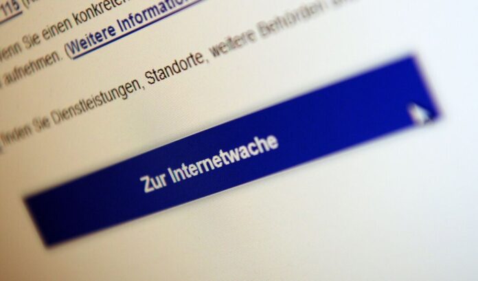 Online-Anzeigen derzeit nicht möglich Nach Sicherheitslücken bei Webservern bietet die Polizei in Nordrhein-Westfalen derzeit keine Online-Anzeigen an. (Archivbild)