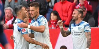 Spannung bis zum Abpfiff: Leverkusen schlägt Mainz 05 knapp Leverkusen jubelt über einen Sieg in Mainz.