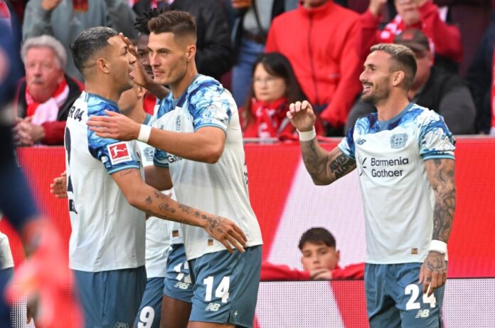 FSV Mainz 05 - Bayer Leverkusen Leverkusen jubelt über einen Sieg in Mainz.