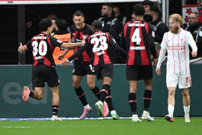 Bayer Leverkusen - SC Freiburg Schicks Rekordtor lässt Leverkusen zum 2:1 jubeln.