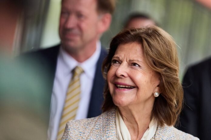 Königin Silvia von Schweden in Düsseldorf Königin Silvia besuchte den Neubau ihrer alten Schule.