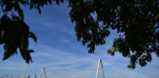 Leverkusener Brücke: Gericht will gütliche Einigung Vor dem Landgericht Köln geht es um den Bau der Leverkusener Rheinbrücke - ein Bauunternehmen und die Autobahn GmbH haben sich mit Klagen überzogen.