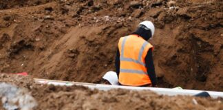 „Delta Rhine Corridor“: Ratinger Umweltschützer gegen Raumordnungsverfahren Arbeiter bei Aushubarbeiten auf einer Baustelle. Foto: pixabay/Symbolbild
