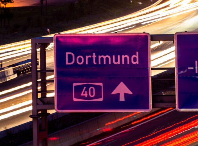 Autobahn 40 bei Dortmund bis Freitag für Sanierung gesperrt Mehrere Tage lang wird die Autobahn 40 bei Dortmund für eine Streckensanierung gesperrt. (Archivbild)