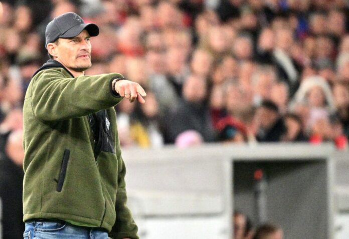 Alexander Blessin Bei beiden Siegen mit Borussia Mönchengladbach trug Trainer Alexander Blessin einen dunkelgrünen Pullover. (Archivbild)