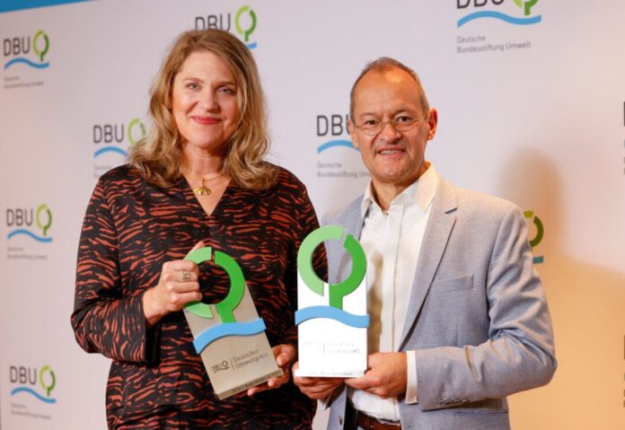 Umweltpreis der Deutschen Bundesstiftung Umwelt Die Klimajuristin Roda Verheyen und der Membranfilter-Ingenieur Klaus Vossenkaul haben den diesjährigen Deutschen Umweltpreis erhalten.